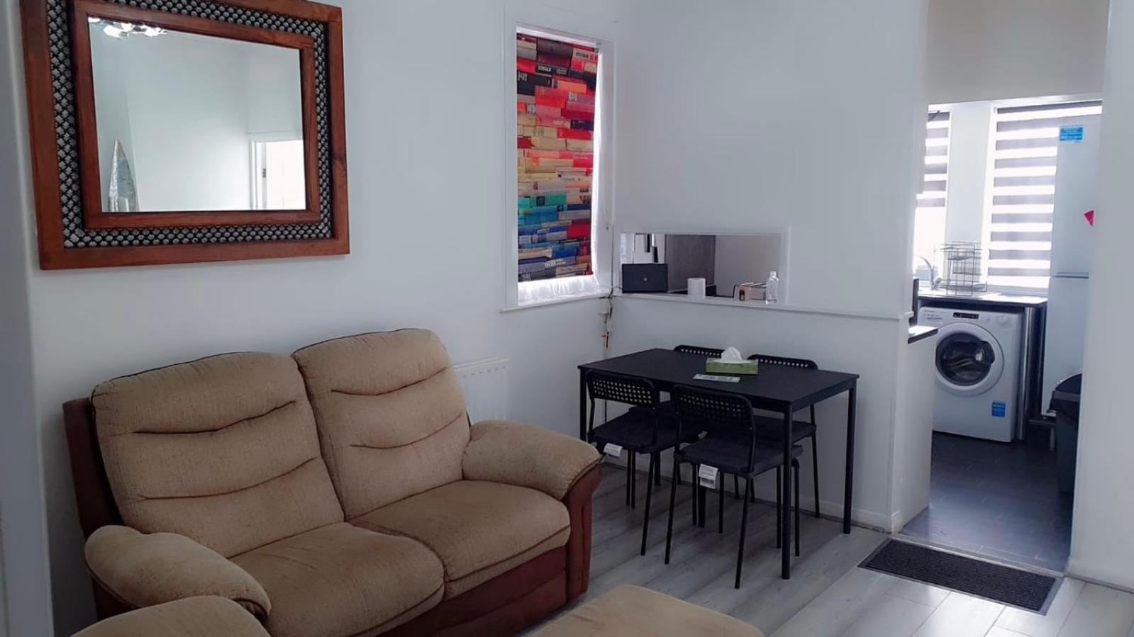2 Bed 1St Floor Apartment-Own Entrance & Parking Портцмаус Экстерьер фото